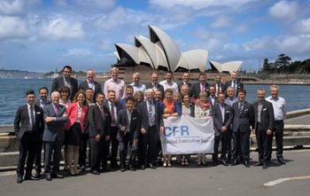 Alle Sydney CFR Conference Teilnehmer vor der Oper