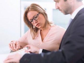 Führungskräfte und Spezialisten finden