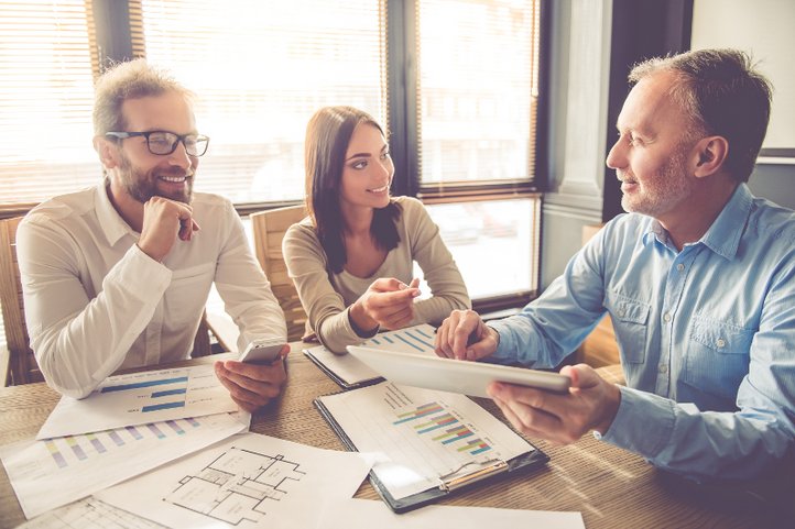 Junge Mitarbeiter/innen für Kommunen zu interessieren tritt im Generationenwandel immer weiter in den Vordergrund. Auch Gemeinden dürfen nicht auf die Candidate Journey vergessen.